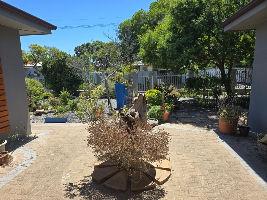 4 Bedroom Property for Sale in Milnerton Central Western Cape